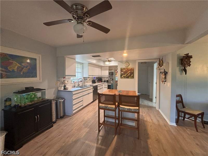 3 bedroom SingleFamilyResidence at 14281 Pacosin Ct, Alden Pines First Add, Bokeelia — photo 5