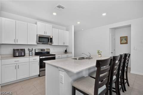 12075 Savanna Lakes Blvd, Lehigh Acres FL - photo 14 of 39