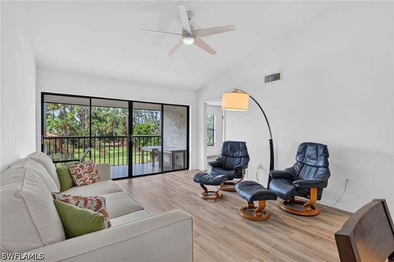 2 bedroom Condominium at 909 Augusta Blvd 7, Eaglewood, Naples — photo 4