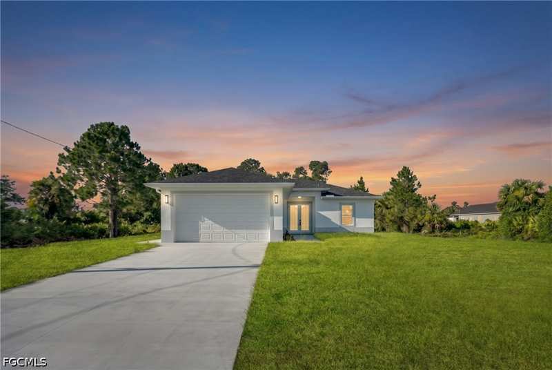 3 bedroom SingleFamilyResidence at 864 Chantilly St E, Lehigh Acres, Lehigh Acres — photo 1