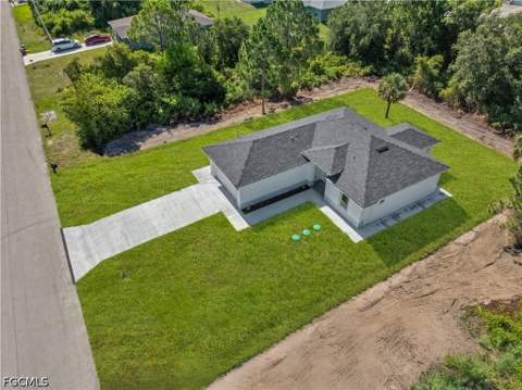 864 Chantilly St E, Lehigh Acres FL - photo 7 of 35