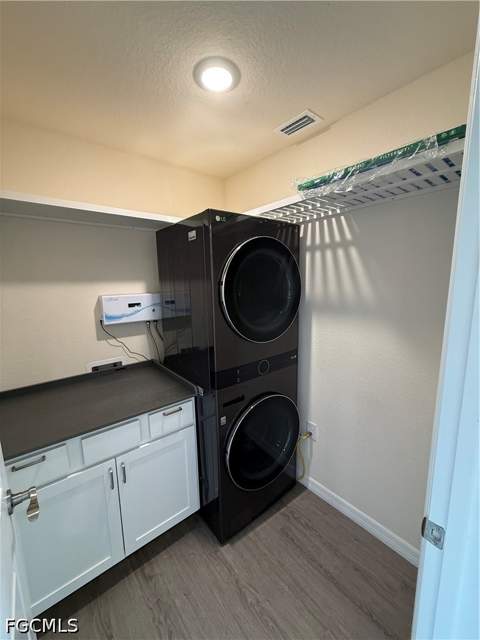 557 Oakshire Ln, Lehigh Acres FL - photo 15 of 36