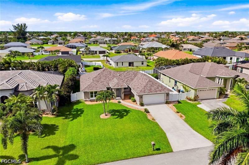 4 bedroom SingleFamilyResidence at 2658 SW 31st Ln, Cape Coral, Cape Coral — photo 3
