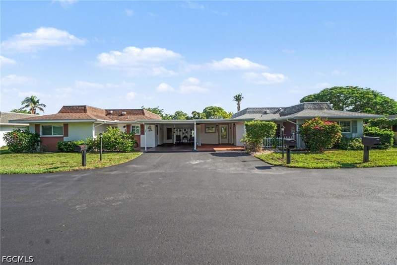 2 bedroom Attached at 856 Pangola Dr, Tropic Terrace Gardens Condo, North Fort Myers — photo 2