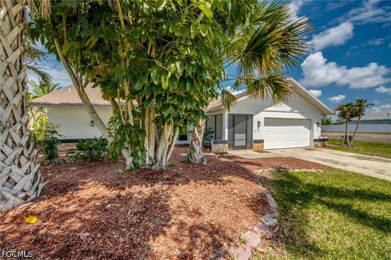 3 bedroom SingleFamilyResidence at 1124 NW 1st Pl, Cape Coral, Cape Coral — photo 5