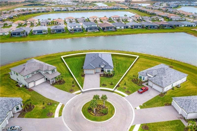 3 bedroom SingleFamilyResidence at 18236 Killinton CT, VERDANA VILLAGE, Estero — photo 3
