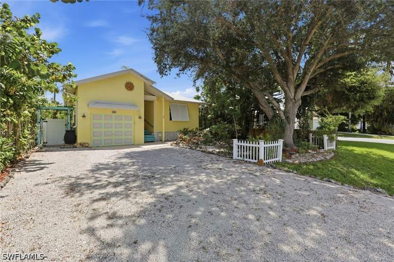 3 bedroom SingleFamilyResidence at 224 Benson St, Trail Acres, Naples — photo 2