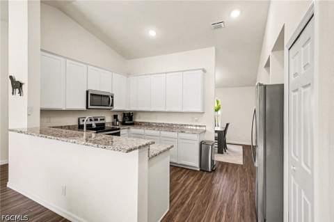 318 NW 4th St, Cape Coral FL - photo 11 of 37