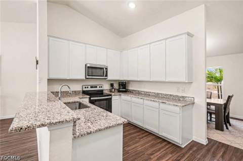 318 NW 4th St, Cape Coral FL - photo 14 of 37