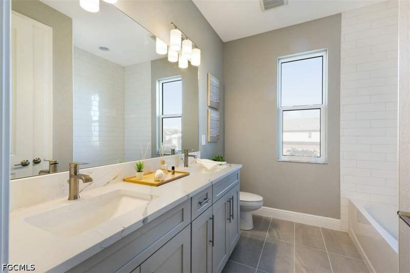3 bedroom SingleFamilyResidence at 13679 Loredo Way, Turnleaf, Punta Gorda — photo 2
