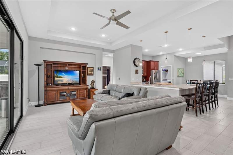 3 bedroom SingleFamilyResidence at 307 Gleason Pkwy, Cape Coral, Cape Coral — photo 4