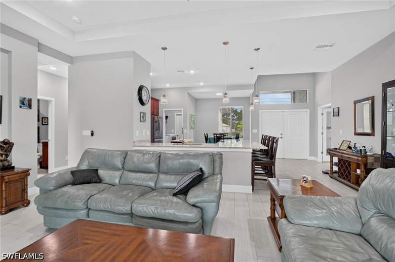 3 bedroom SingleFamilyResidence at 307 Gleason Pkwy, Cape Coral, Cape Coral — photo 5
