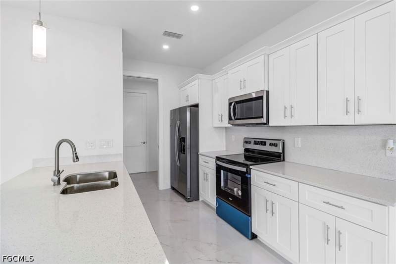 3 bedroom SingleFamilyResidence at 2933 Van Buren Pkwy, Cape Coral, Cape Coral — photo 5