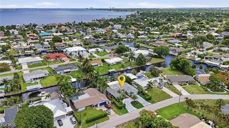 4 bedroom SingleFamilyResidence at 405 Prather Dr, McGregor Isles, Fort Myers — photo 3