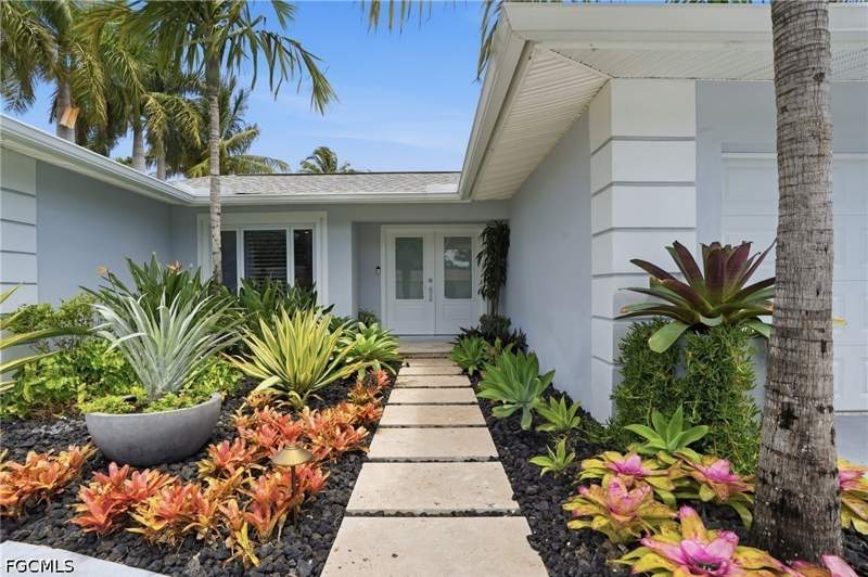4 bedroom SingleFamilyResidence at 405 Prather Dr, McGregor Isles, Fort Myers — photo 4