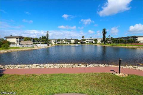1004 Manatee Rd H202, Naples FL - photo 24 of 30