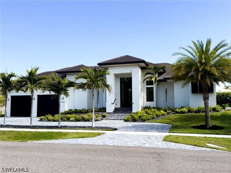4 bedroom SingleFamilyResidence at 1702 Ludlow Rd, Marco Beach, Marco Island — photo 1
