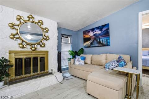 16200 Cathy Ct, Fort Myers FL - photo 9 of 34