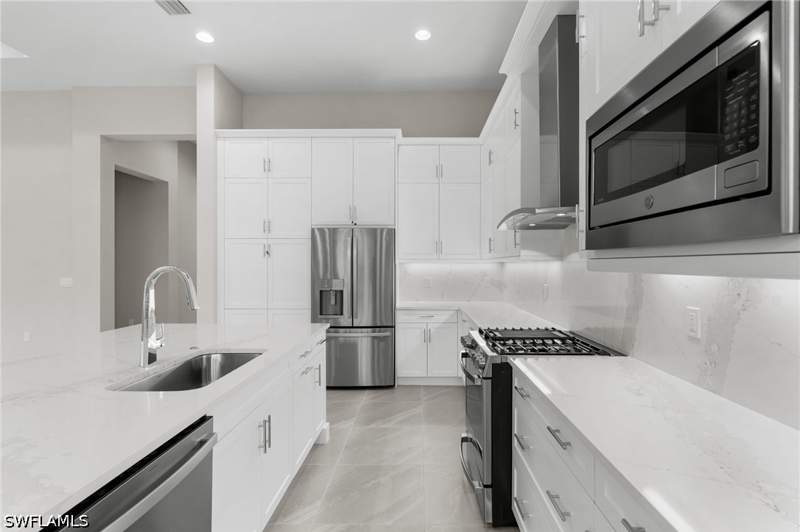 2 bedroom SingleFamilyResidence at 2436 Cambridge Way, Valencia Sky, Naples — photo 4