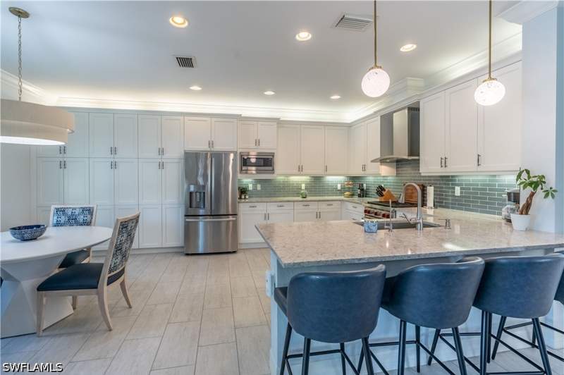 5 bedroom SingleFamilyResidence at 4347 Aurora St, Stonecreek, Naples — photo 5