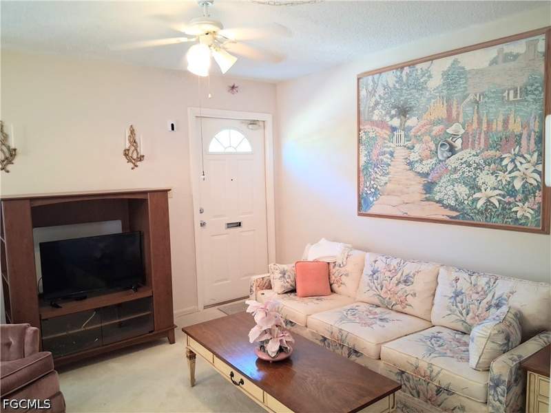 2 bedroom Attached at 2 Tangelo Ct, Orange Grove Park, Lehigh Acres — photo 5