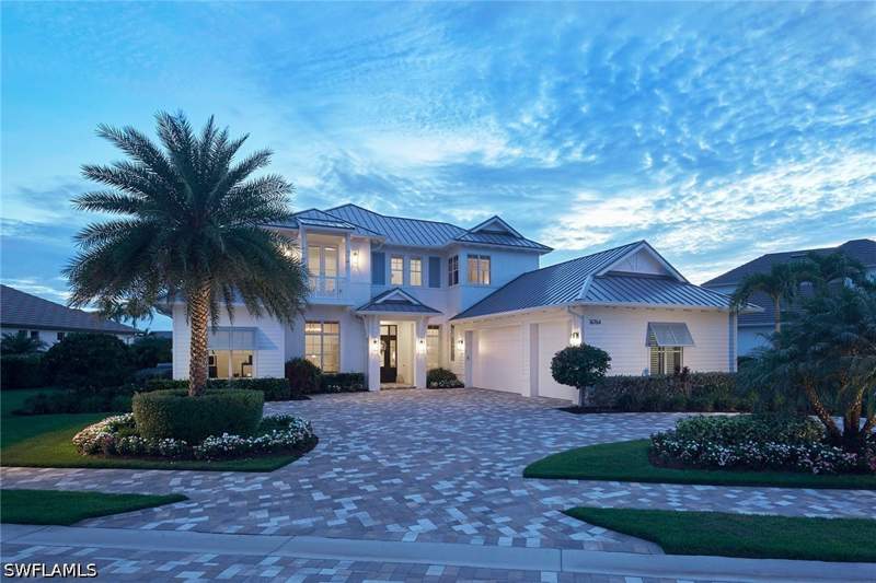 5 bedroom SingleFamilyResidence at 16764 Enclave Cir, The Enclave Of Distinction, Naples — photo 2