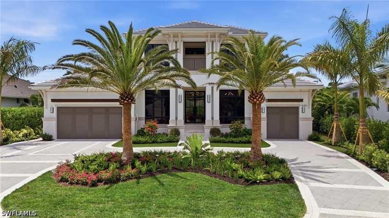 4 bedroom SingleFamilyResidence at 636 Fountainhead Ln, Park Shore, Naples — photo 1