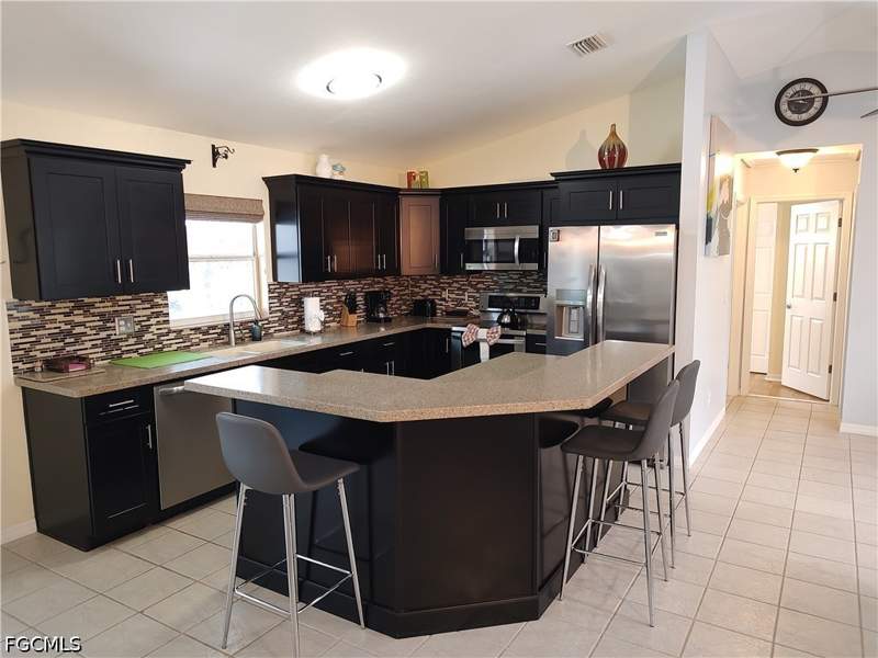 3 bedroom SingleFamilyResidence at 2919 SW 25th St, Cape Coral, Cape Coral — photo 5