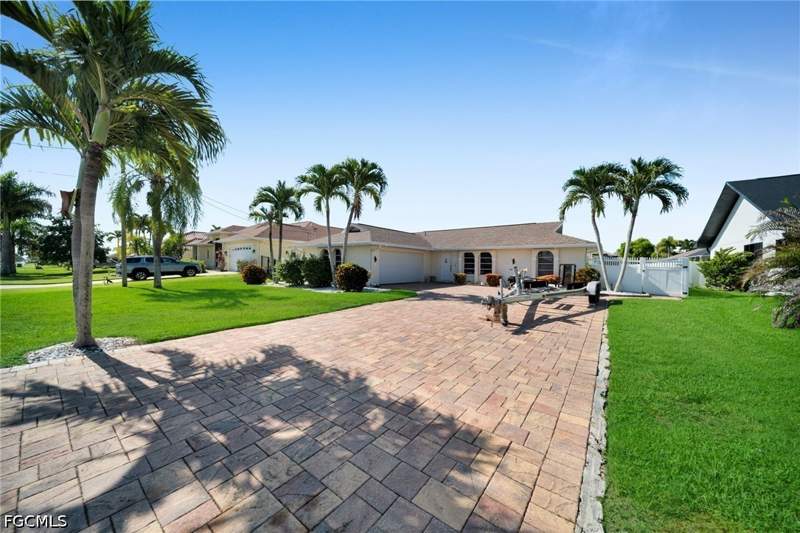 3 bedroom SingleFamilyResidence at 1220 SW 54th Ln, Cape Coral, Cape Coral — photo 4