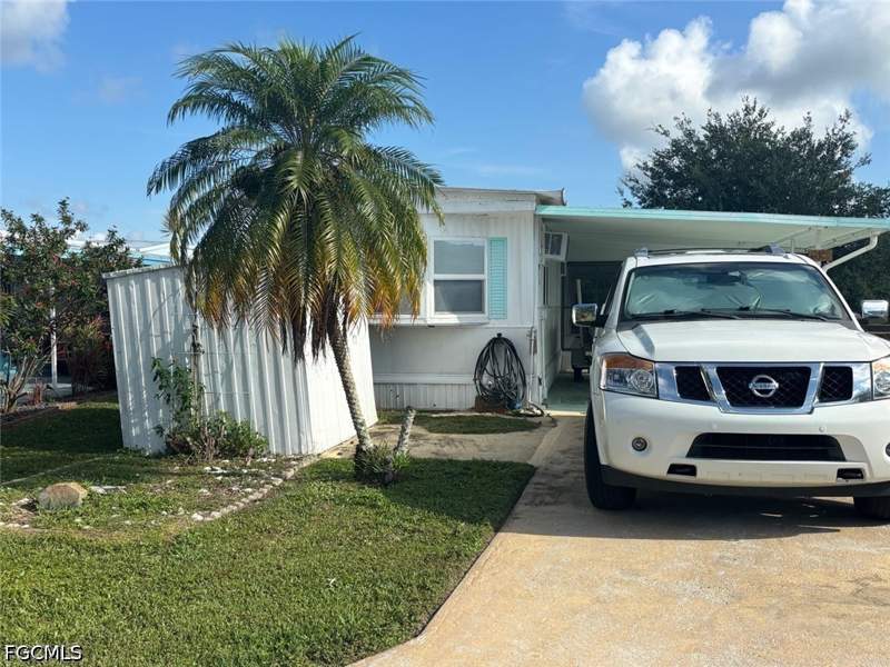 1 bedroom ManufacturedHome at 2012 S Olga Dr, Riverlawn Terrace, Fort Myers — photo 3