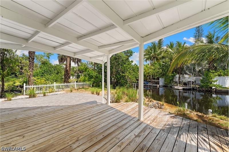 3 bedroom SingleFamilyResidence at 66 River Ct, Palm River Shores, Naples — photo 3