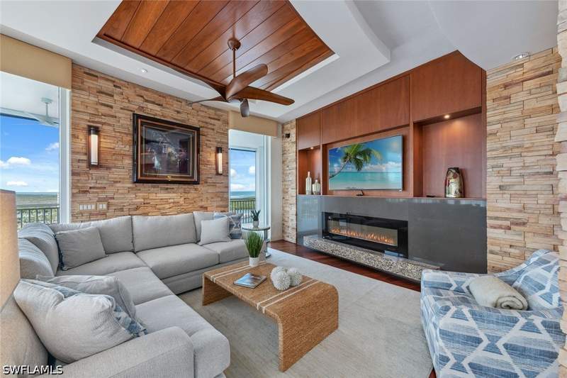 3 bedroom Condominium at 13675 Vanderbilt Dr 1105, Aqua, Naples — photo 2