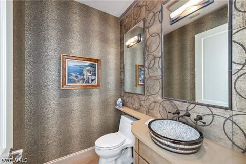 13675 Vanderbilt Dr 1105, Naples FL - photo 7 of 27