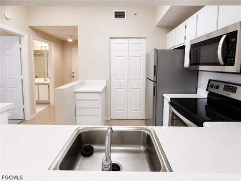 6490 Aragon Way 303, Fort Myers FL - photo 10 of 35