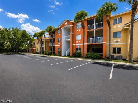 6490 Aragon Way 303, Fort Myers FL - photo 6 of 35