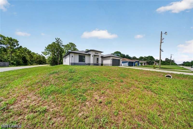 3 bedroom SingleFamilyResidence at 2918 48th St W, Lehigh Acres, Lehigh Acres — photo 4