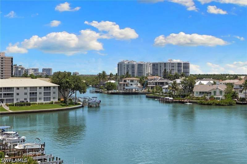 2 bedroom Condominium at 10482 Gulf Shore Dr 251, Vanderbilt Bay, Naples — photo 3