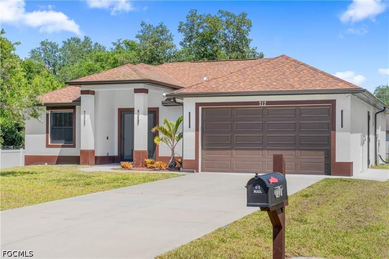 3 bedroom SingleFamilyResidence at 165 Patio St, Lehigh Acres, Lehigh Acres — photo 2