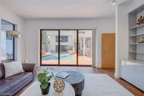 1215 Caloosa Dr, Fort Myers FL - photo 10 of 37