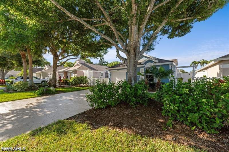 2 bedroom SingleFamilyResidence at 14932 Sterling Oaks Dr, Wildcat Cove, Naples — photo 4