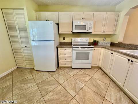 4524 Andover Way I-204, Naples FL - photo 6 of 50
