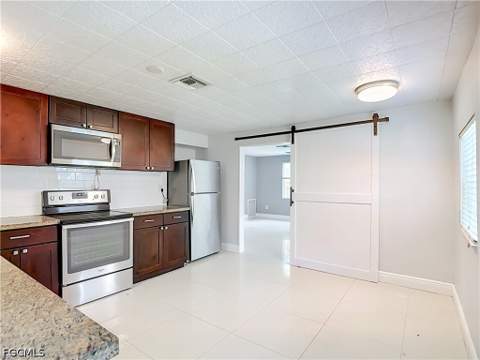 19330 Meredith Rd, North Fort Myers FL - photo 7 of 50