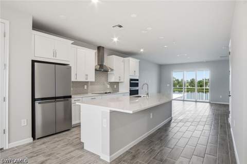 4596 Arboretum Cir 202, Naples FL - photo 8 of 40