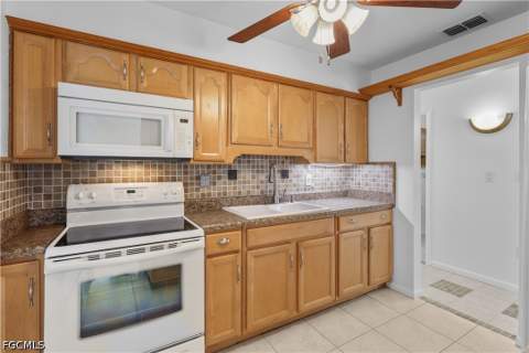 11 Desert Candle Cir, Lehigh Acres FL - photo 9 of 42