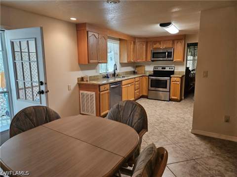 859 Manatee Rd, Naples FL - photo 12 of 37