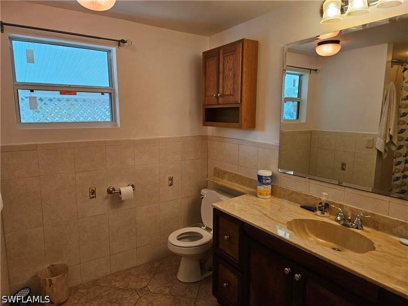 2 bedroom ManufacturedHome at 859 Manatee Rd, Riverwood, Naples — photo 5