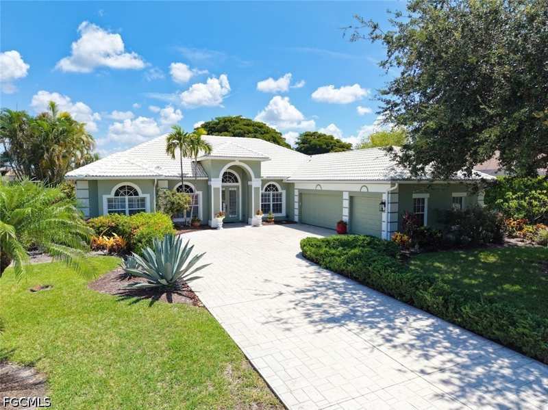 3 bedroom SingleFamilyResidence at 8951 Abbotsford Ter, Fiddlesticks Country Club, Fort Myers — photo 1