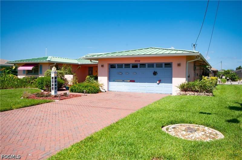 3 bedroom SingleFamilyResidence at 3332 SE 19th Ave, Cape Coral, Cape Coral — photo 3