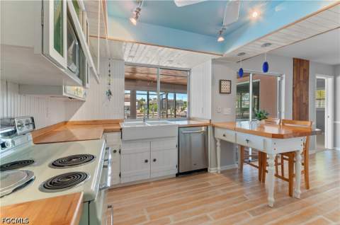 3332 SE 19th Ave, Cape Coral FL - photo 8 of 43