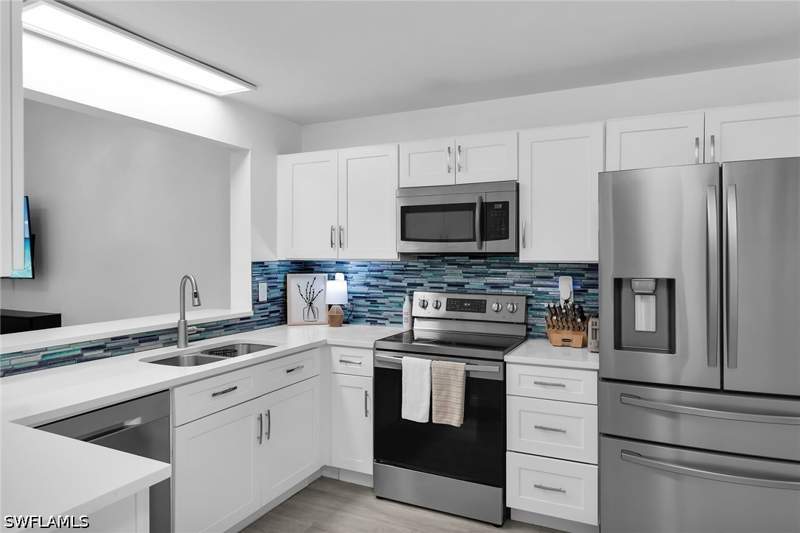 3 bedroom Condominium at 653 Squire Cir 201, Newcastle, Naples — photo 3